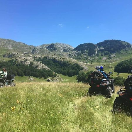 Apartman Sutjeska ティエンティシュテ エクステリア 写真