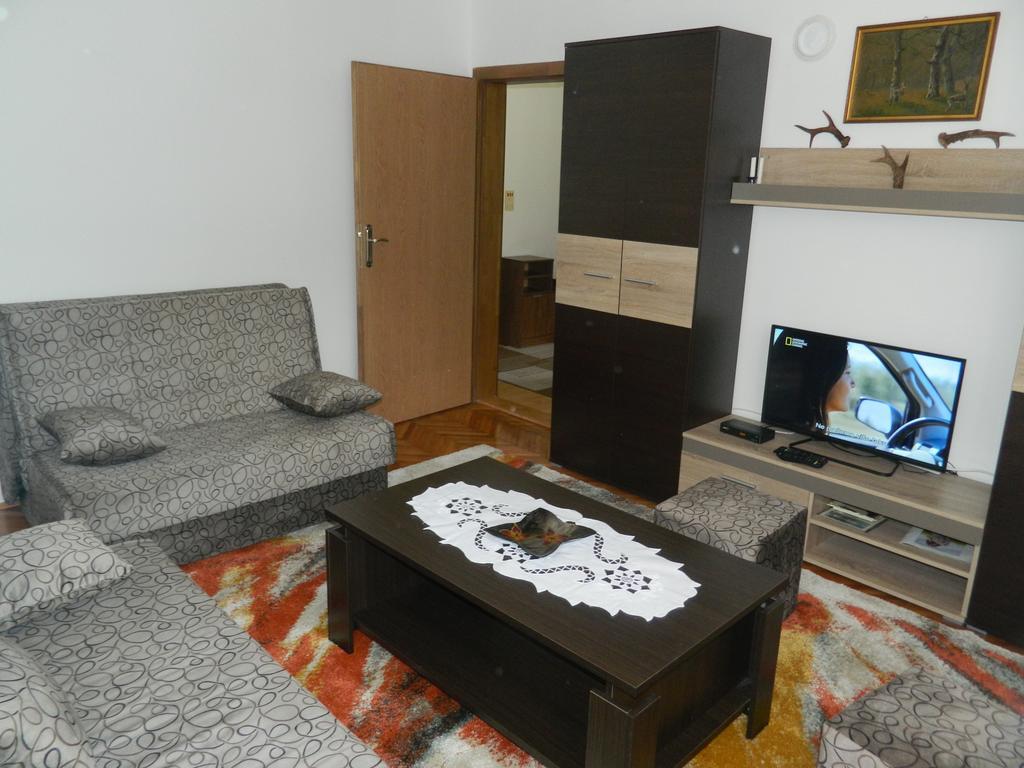 Apartman Sutjeska ティエンティシュテ エクステリア 写真