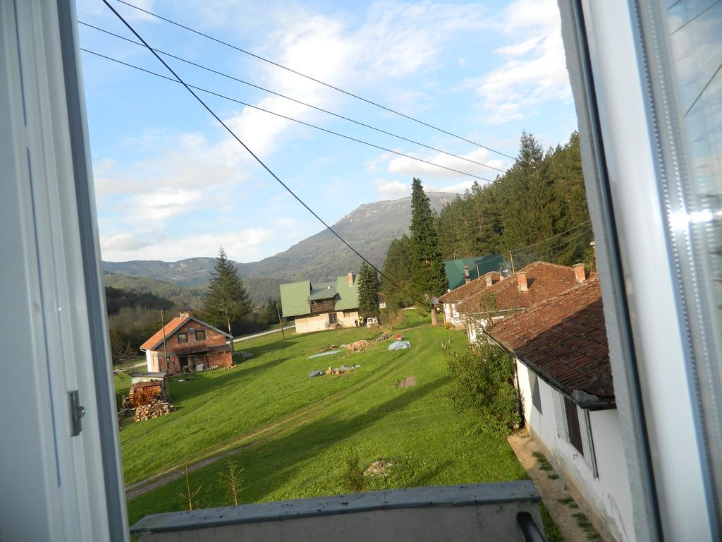 Apartman Sutjeska ティエンティシュテ エクステリア 写真