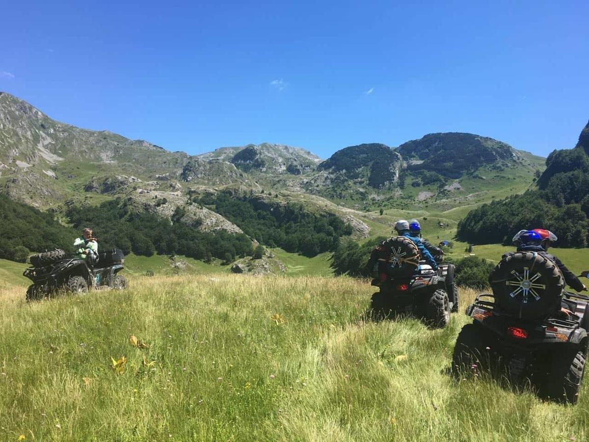 Apartman Sutjeska ティエンティシュテ エクステリア 写真